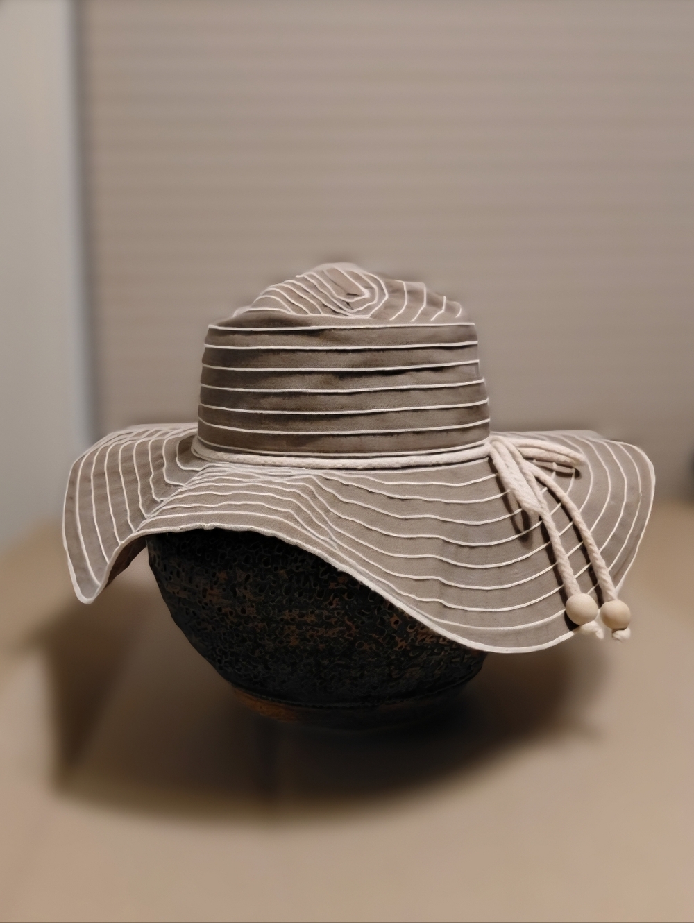Floppy Sun Hat Cappelli 22" Head 16" Brim  Light Brown Off White EUC